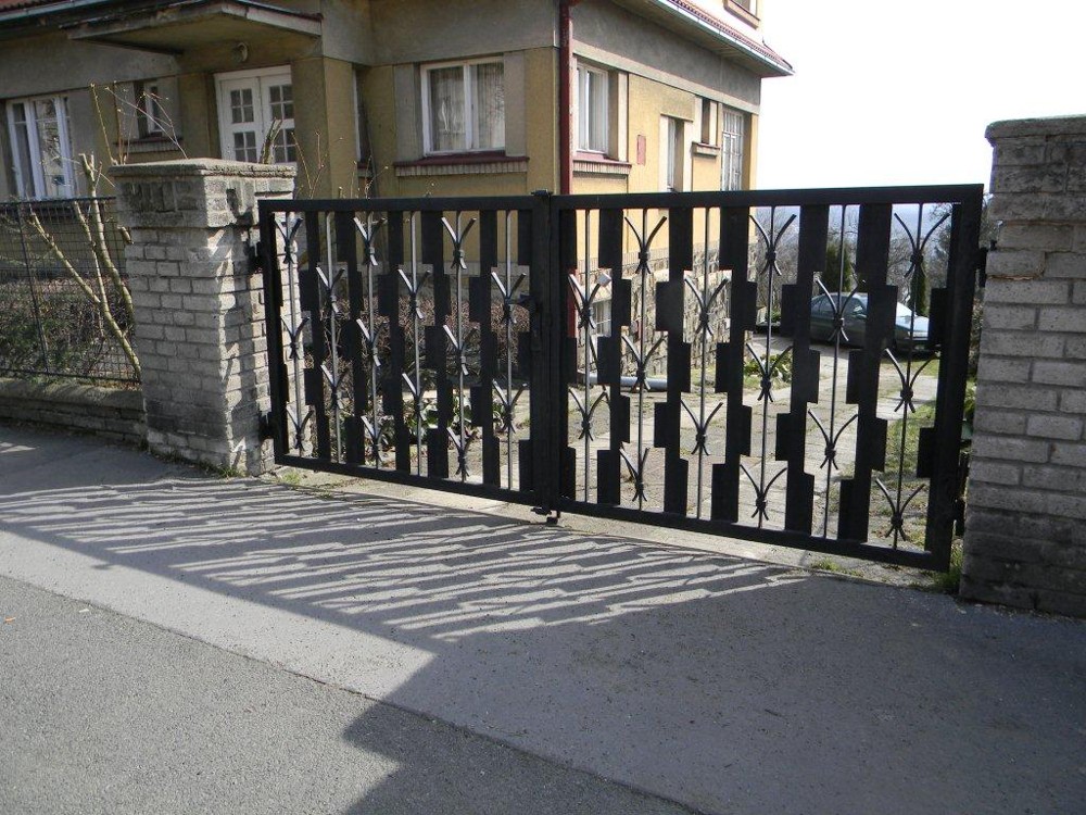 Kovaná brána z dílny Kovárny Herold